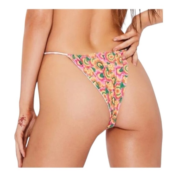 VDM The Label - Reversible Marley Bottom - Mod Floral
/ Candy Stripe NWT - Picture 5 of 9
